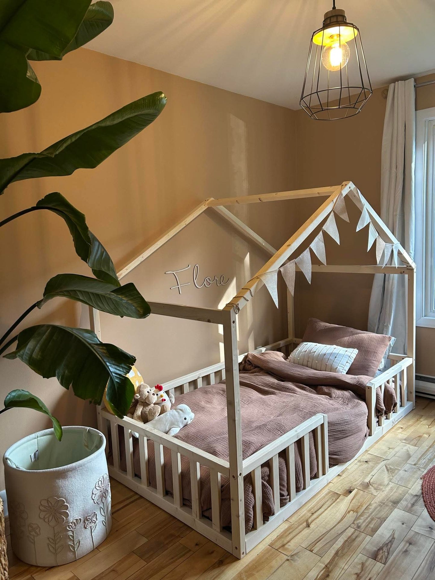 Lit simple au sol Montessori, avec maisonnette, Modèle (B)
