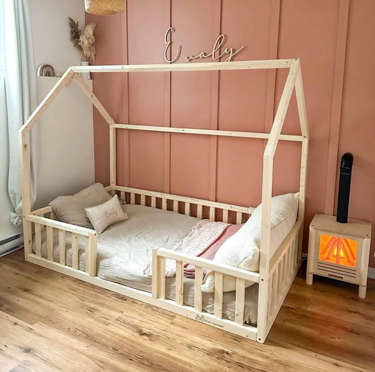 Lit simple au sol Montessori, style maisonnette, Modèle (A)